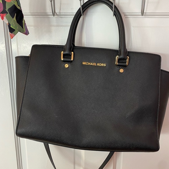 Sold - Picture 3 of 10